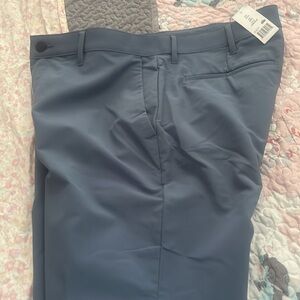 Banana republic men’s pants never been worn trying to blue color size